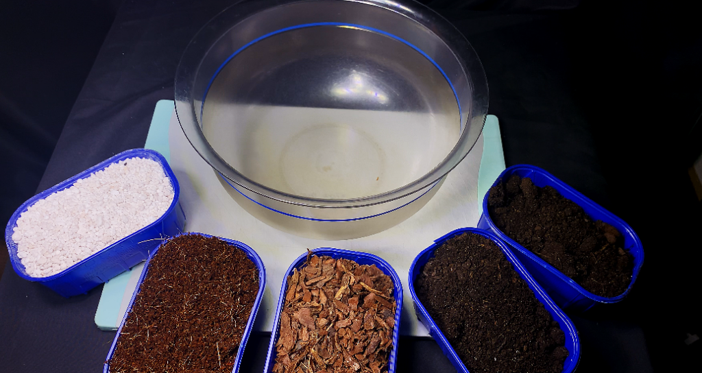 Components of mango soil mix: compost, perlite, pine bark and coco coir